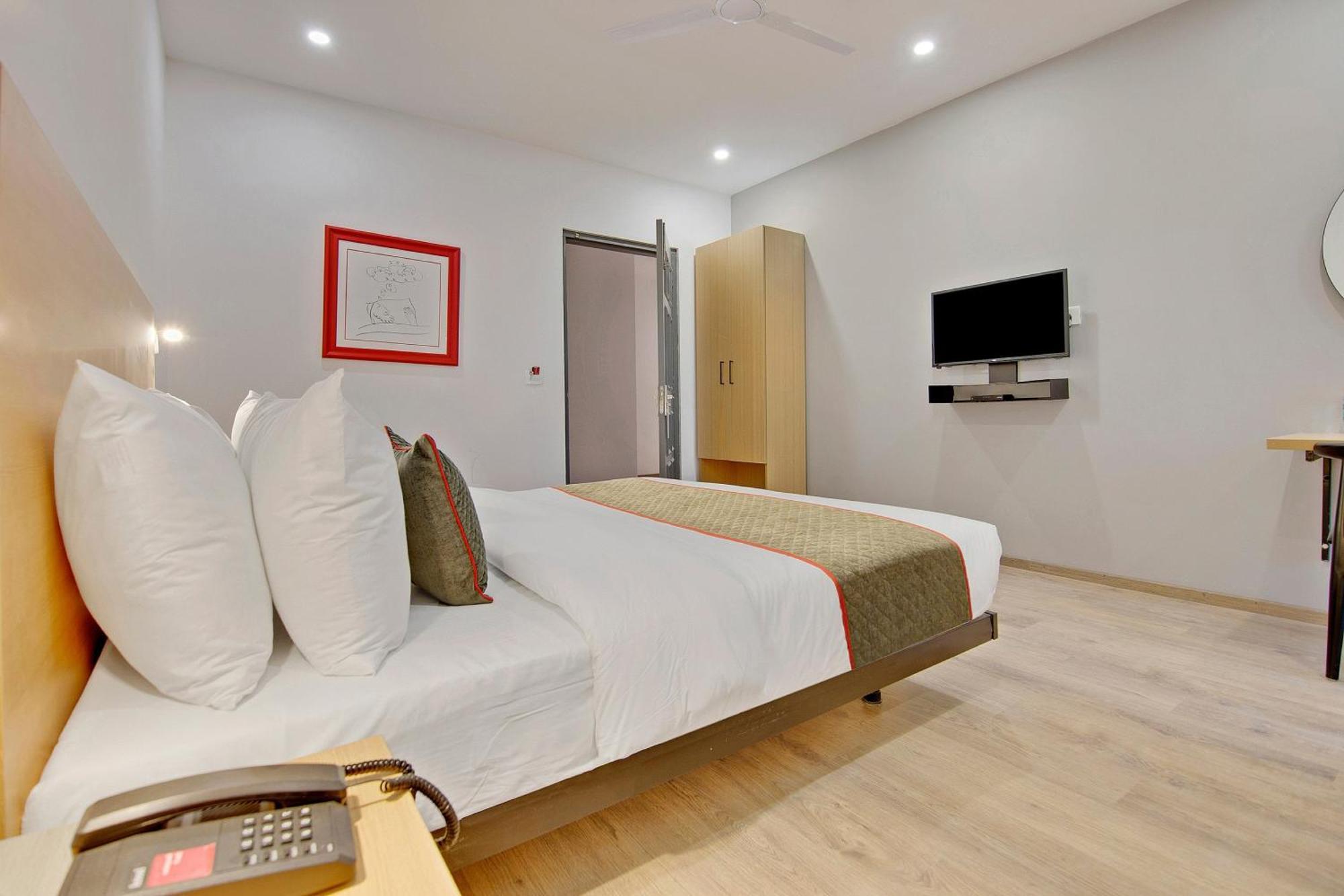 Townhouse Sector 49 Near Logix City Centre Noida Exteriér fotografie