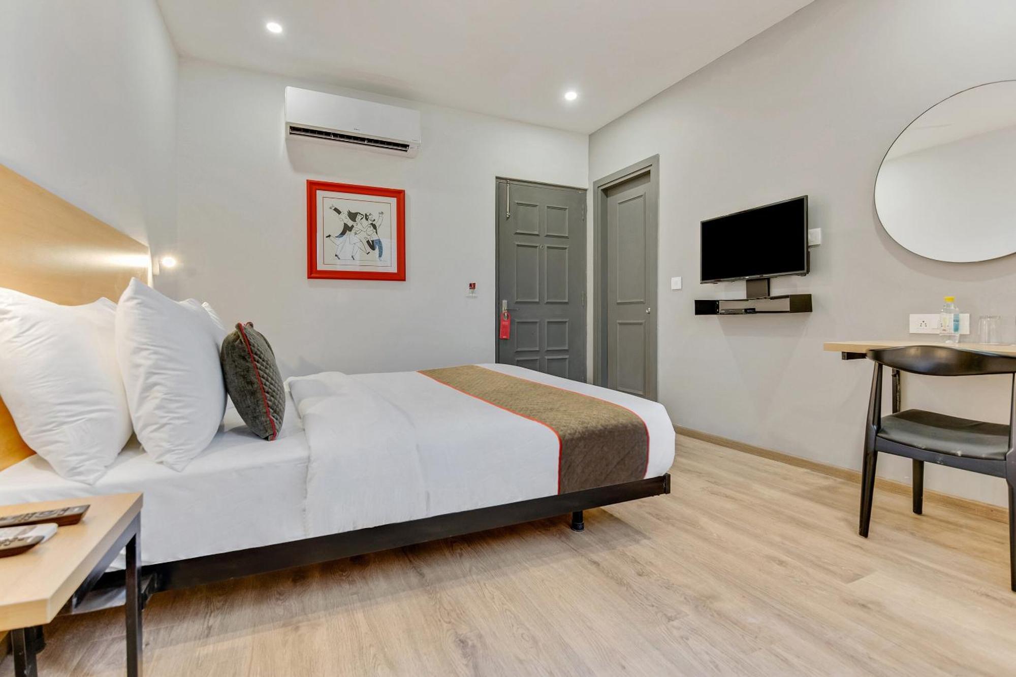 Townhouse Sector 49 Near Logix City Centre Noida Exteriér fotografie