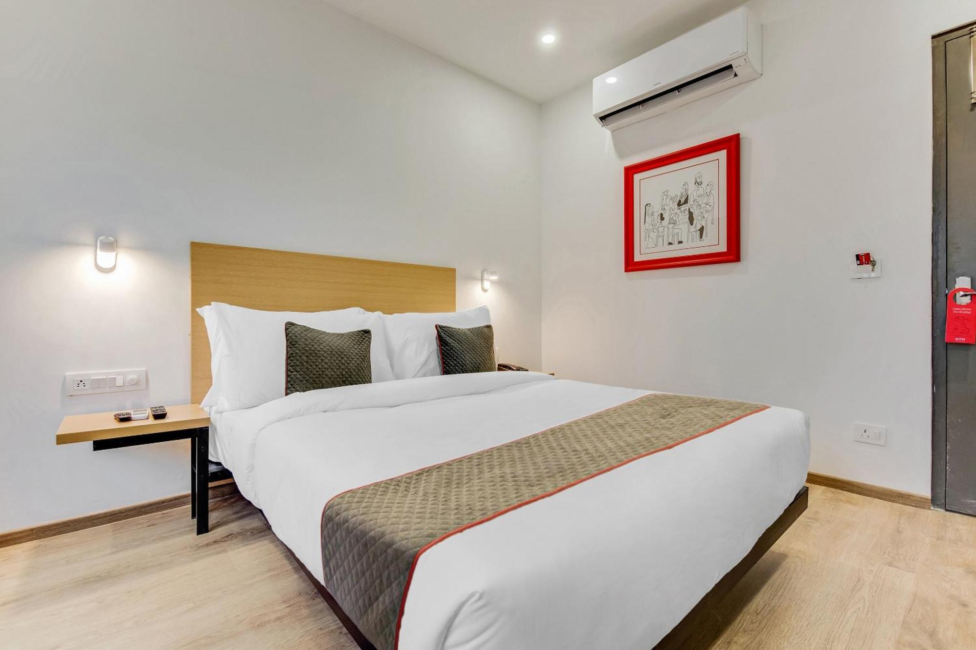 Townhouse Sector 49 Near Logix City Centre Noida Exteriér fotografie