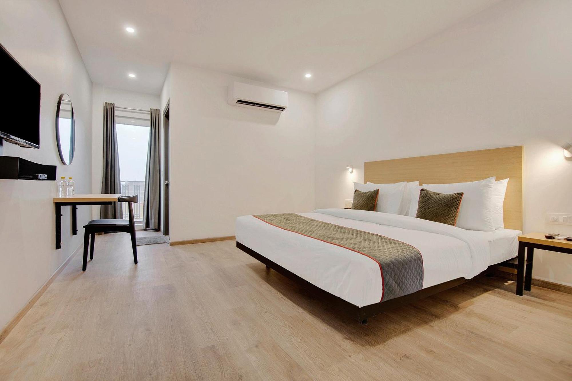 Townhouse Sector 49 Near Logix City Centre Noida Exteriér fotografie
